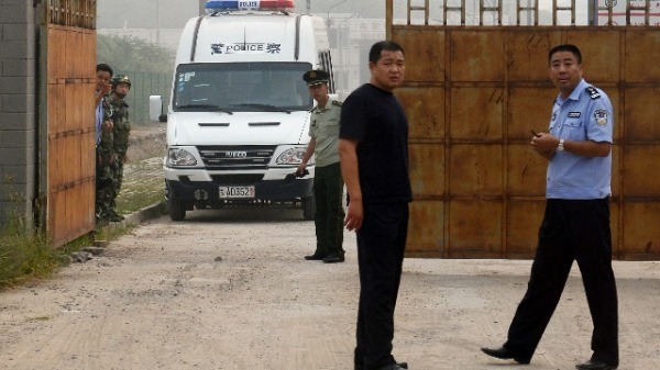 中国大陆许多出口产品来自监狱场所，由奴工在恶劣环境下生产。(MARK RALSTON/AFP/Getty Images)