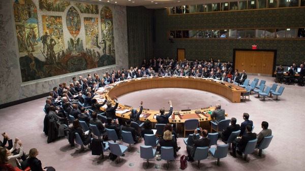 安理会一致通过第2254（2015）号决议，召集叙利亚政府和反对派代表谈判紧急进程。