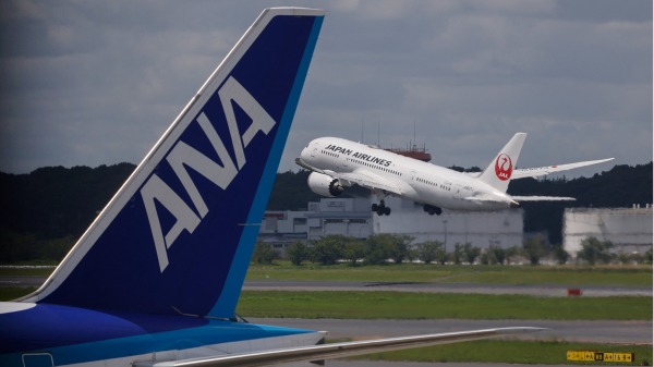 2022年1月19日， 日本全日空航空公司因担忧美国5G部署取消了飞往芝加哥、洛杉矶和纽约等城市的20个航班（图片来源：DAVID GANNON/AFP via Getty Images）