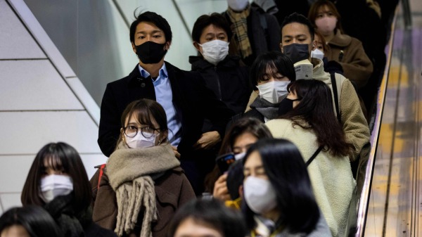 日本政府于5月初将COVID-19新型冠状病毒疾病降级至“第5级”，与季节性流感等常见传染病同等级别。