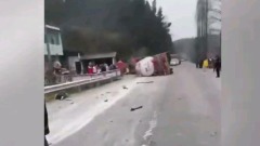 新年期间四川四车相撞酿8死19伤(图)