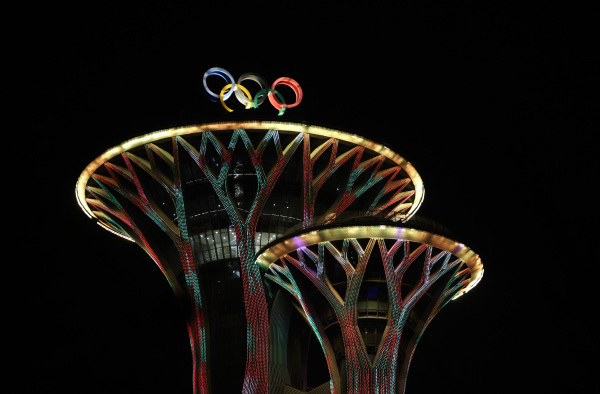 2022年1月29日，北京奧林匹克塔頂上的奧運五環景觀。