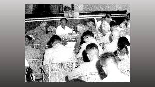 1959年7月23日，毛泽东在庐山会议上讲话。