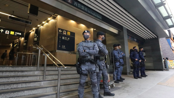 图为街头巡逻的香港警员。（图片来源：香港政府新闻处）