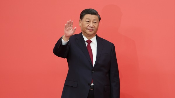 10月23日，习近平与新一届政治局常委公开露面。(图片来源：Lintao Zhang/Getty Images）