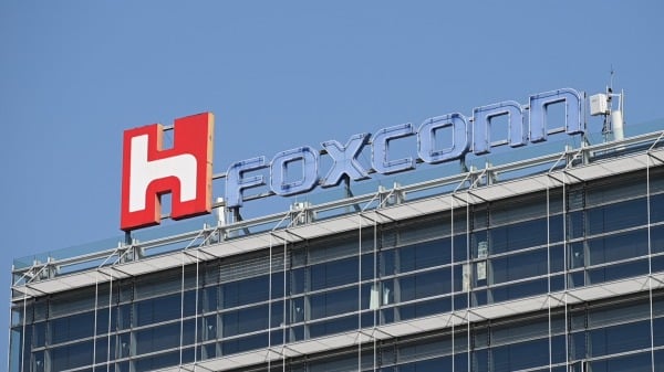 中共「清零」防疫措施導致河南鄭州富士康（Foxconn）工廠工人嚴重短缺。