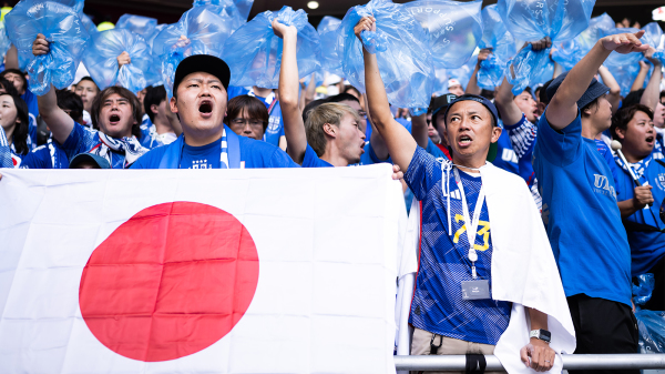 日本足球代表队在卡塔尔举行的世界杯首战击败了四届冠军德国队，“哈日”的香港人似乎都欢呼雀跃。（图片来源：Getty Images）