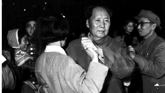 毛澤東在中南海跳舞