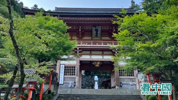 日本京都鞍马寺正面山门。（摄影：贯明/看中国）