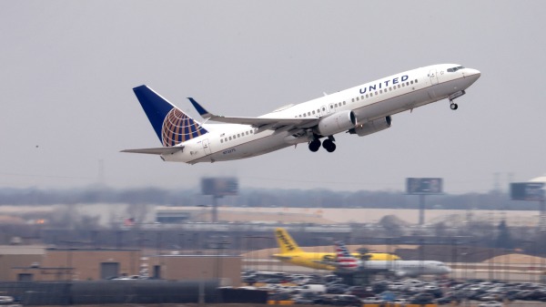 2022年12月13日，美國United航空公司一架飛機起飛（Scott Olson/Getty Images）