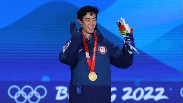2022年2月10日，美籍華裔陳巍在北京冬奧會花樣滑冰男子單人自由滑比賽中奪得金牌。（Jean Catuffe/Getty Images)