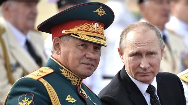 2017年7月30日，俄防长绍依古和总统普京在圣彼得堡。