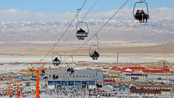 中共积极打造新疆旅游区