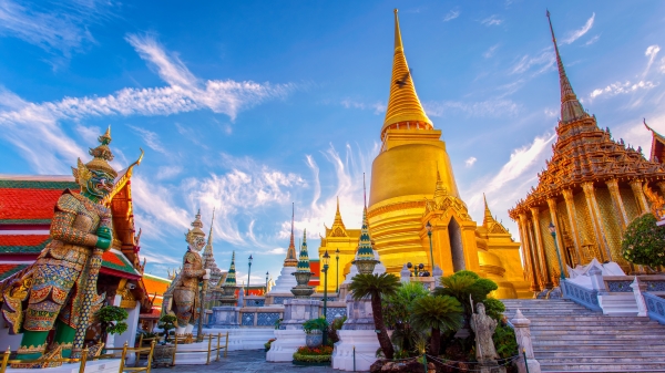 泰國內閣15日通過皇家學會提案，曼谷的英文名稱從Bangkok正名為Krung Thep Maha Nakhon，在泰國引起熱烈討論。
