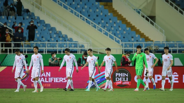 2月1日，中国男子足球队在世界杯B组预选赛中1:3负于越南队。