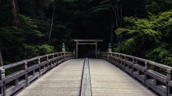 日本伊勢神宮的「宇治橋」