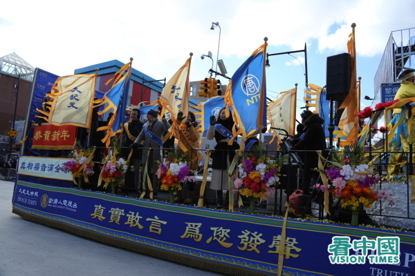 2022年2月5日，在美国纽约最大的华人社区法拉盛，举办了中国新年虎年大游行