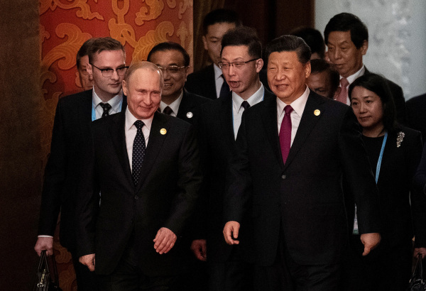 2019年4月，普京到北京出席中共一带一路论坛。