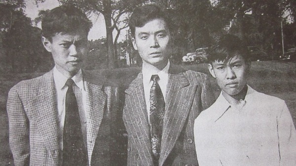 杨振宁（左）、杨振平（右）两兄弟和邓稼先（中）