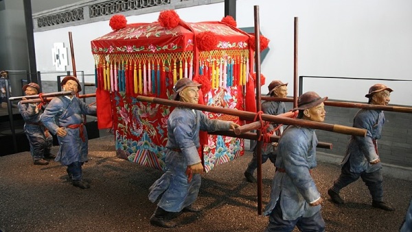 中國傳統親迎行列中的新郎轎子。