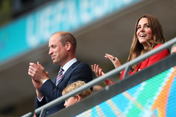 威廉王子（Prince William）和妻子凱特（Kate Middleton）表示與烏國人民站在一起。