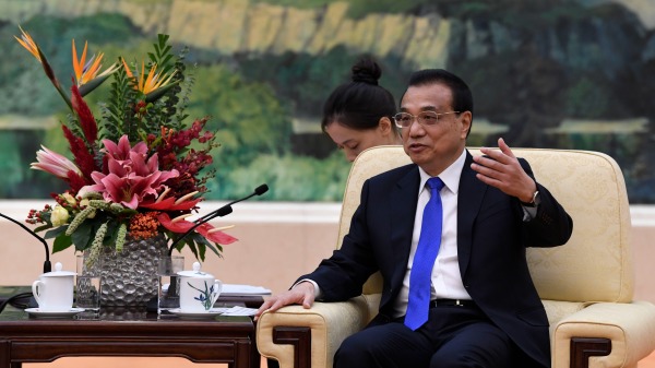 中共总理李克强公开承认当下中国经济面临非常严重的困境