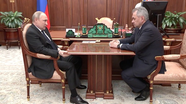 4月21日，克林姆林宫公布俄罗斯总统普京（Putin）会见国防部长绍伊古（Shoigu）的视频和图片。