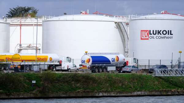 俄罗斯卢克石油公司宣布下个月从伦敦退市