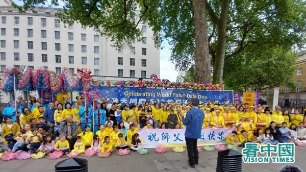 5月7日，英國法輪功修煉者在倫敦舉行多項慶祝5.13的活動。（圖片來源：關式明/看中國）