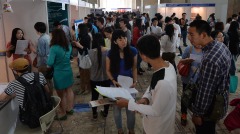 中國大學生抱怨：整個社會大學生最慘畢業即失業(圖)