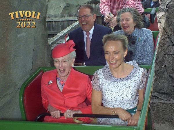 丹麦女王坐过山车
