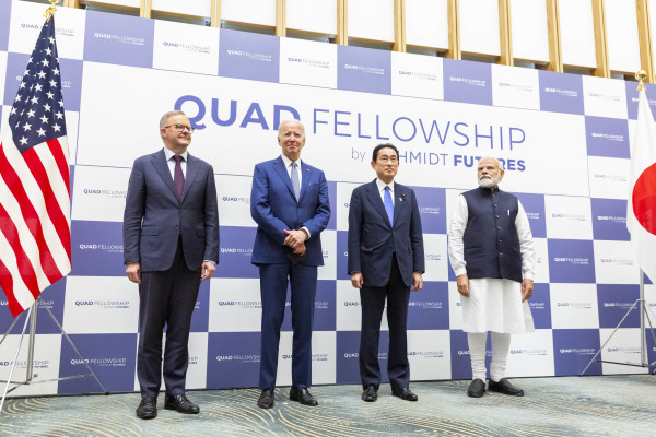 2022 年 5 月 24日，“四方”集团峰会在日本东京举行，出席峰会的四方领导人从左至右分别是：澳大利亚新总理安东尼・艾班尼斯（Anthony Albanese）、美国总统乔・拜登、日本首相岸田文雄（Fumio Kishida）和印度总理纳伦德拉・莫迪（Narendra Modi）。（图片来源：Yuichi Yamazaki/Getty Images）