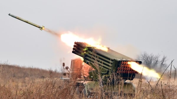 2016年10月28日，乌克兰122毫米MLRS BM-21冰雹在军演期间发射火箭。