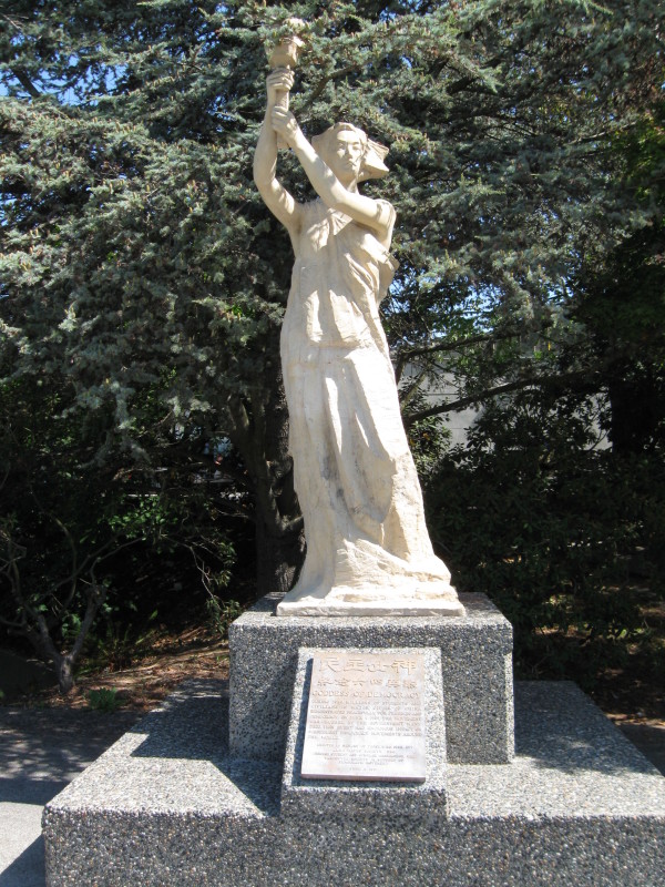温哥华的民主女神像