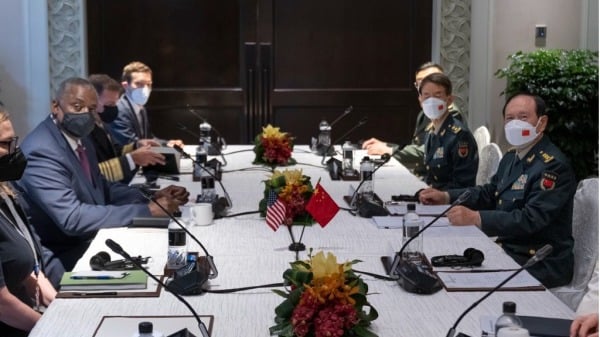 2022年6月10日，美中防长奥斯汀、魏凤和在新加坡面对面会晤，参加香格里达对话会。
