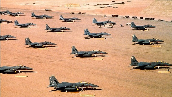 美F-15E參加1991年的沙漠風暴行动(16:9)