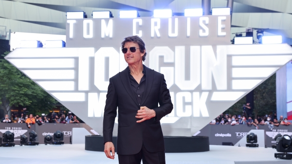 汤姆克鲁斯于 2022 年 5 月 6 日在墨西哥墨西哥城的 Cinepolis Parque Toreo 参加“捍卫战士：独行侠”（Top Gun: Maverick）的墨西哥首映式。