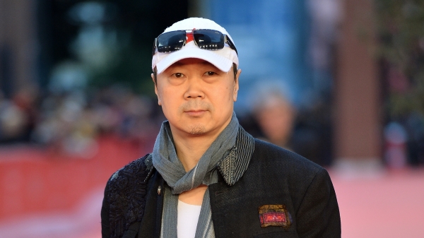 第33屆金曲獎頒獎典禮2日晚間舉行，最佳華語男歌手獎由擁有「中國搖滾教父」之稱的崔健奪得。