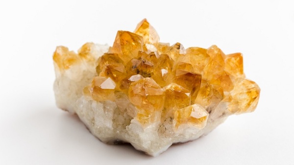 黃水晶是一種頗為罕有，產量較少的水晶。
