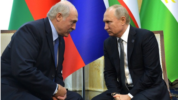 白俄罗斯总统卢卡申科（Alexander Lukashenko，左）和俄罗斯总统普京（Vladimir Putin）
