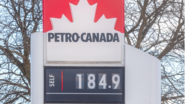 2022年7月，加拿大油價有所下降。（Adobe Stock）