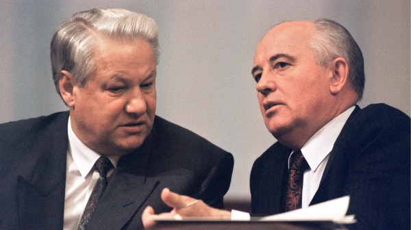 俄總統葉利欽宣布共產黨為非法組織，同年蘇聯總統戈爾巴喬夫宣布辭職，蘇共倒台。（圖片來源：Getty Images）
