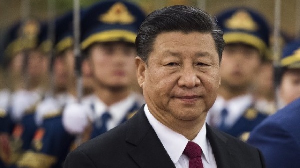 2017年12月21日，中国国家主席习近平在北京大会堂为冈比亚总统阿达马·巴罗（未图示）举行欢迎仪式。(16:9)