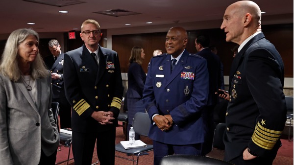 2022年4月，美国空军将军、全球打击司令部司令安东尼・科顿（右2）（Chip Somodevilla/Getty Images)(16:9)