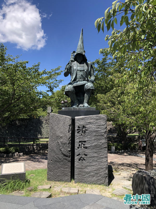 日本战国时代的武将加藤清正塑像