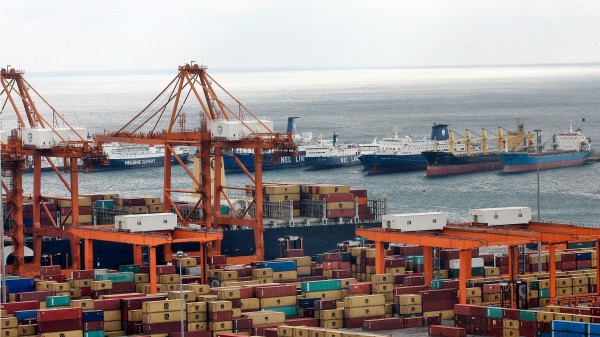 中共通過中企取得全球95個外國港口碼頭租賃權或股權。