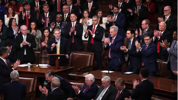 2023年1月3日，美国新国会开幕的第一天，共和党众议员乔丹在众议院议长选举投票中讲话。（Win McNamee/Getty Images）