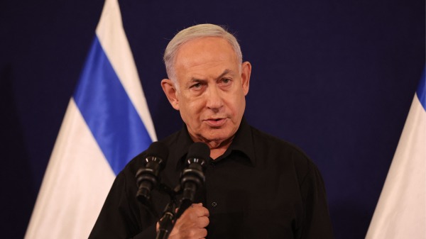 以色列总理内塔尼亚胡明确表示，目前以色列不会停战，停战等同向哈马斯投降。