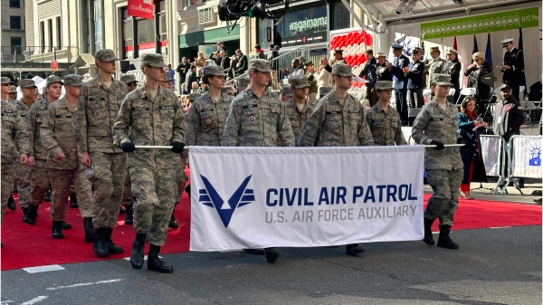 2013年11月11日纽约退伍军人节大游行（攝影：Martin）