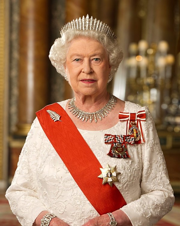 2011年，伊莉莎白二世以新西兰女王身份拍摄的官方肖像。